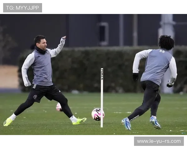 训练强度惹争议:球队备战方式引热议 训练强度惹争议:球队备战方式引热议