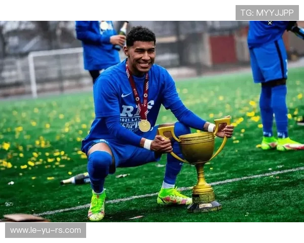 费内巴切定位球威力强劲，攻防转换迅速显优势