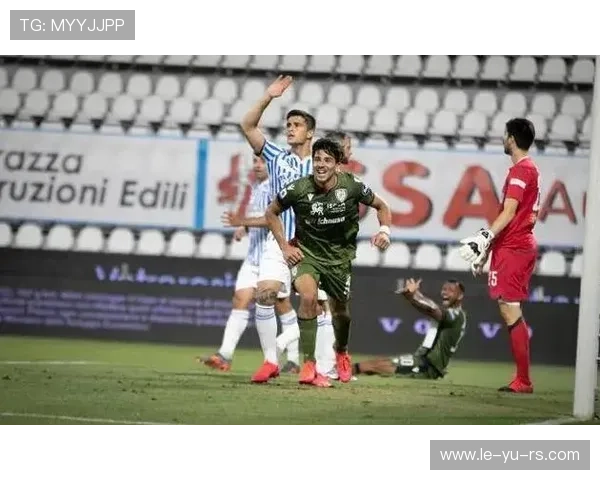 埃斯球员闪耀全场，助球队逆转取胜